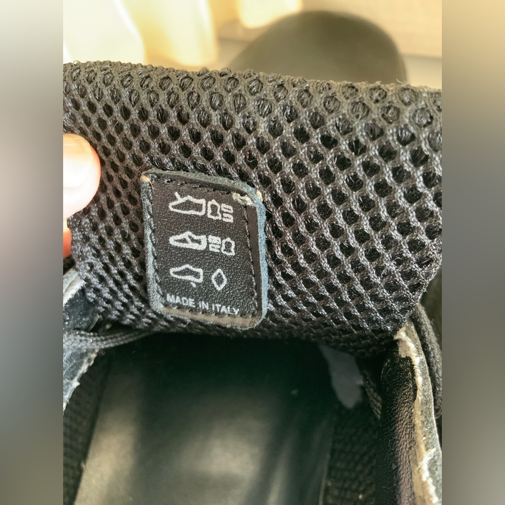 PRADA - Picture 6 of 10